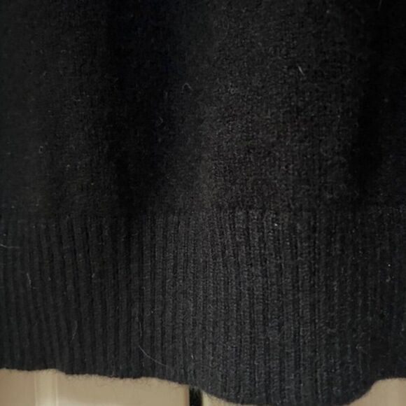 CHANEL Short Sleeve Cashmere Sweater Slip on Dress with Stitching detail at Neck - Picture 7 of 11